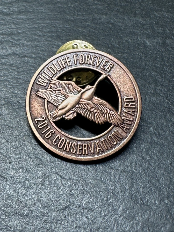 Prendedor Wildlife Forever Conservation Award 2016 con dos gansos en vuelo H894 Foto 1 de 4