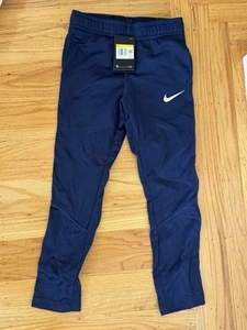 Pantaloni da allenamento Nike Dri-FIT Trophy da ragazzo (taglia S) - Foto 1 di 3