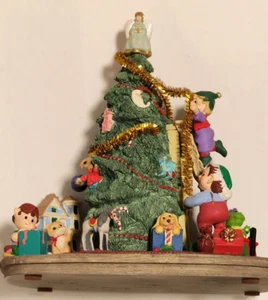 Hallmark Keepsake Trimming Santas Tree Studio Edition 1997 Santas Signed by 18! - Picture 1 of 19