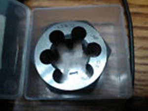 M18 X 2,50 LINKSHAND CARBON STEEL SECHSECHSKANT RE-THREADING DIE - Bild 1 von 1