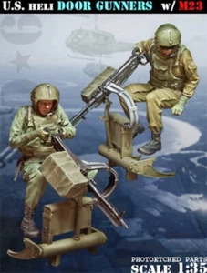 1/35 resin figure model Vietnam War US Helicopter 2 man unassembled unpainted - Picture 1 of 1