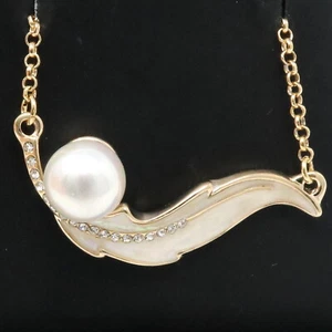 Vintage Round White Pearl Leaf Necklace Women Jewelry 14K Yellow Gold Plated - Picture 1 of 7