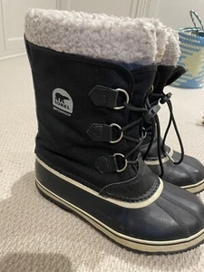 Sorel Yoot Pac Nylon WP Kinder Jungen Mädchen Schnee Skischuhe Gr. EUR 39 UK 6 schwarz - Bild 1 von 8