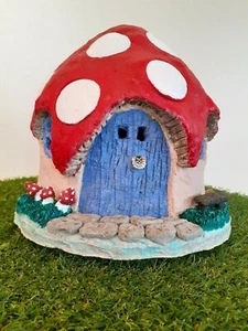 Fairy mushroom house indoor or outdoor sculpture - lights up - Picture 1 of 5
