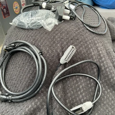 A Collection of 5 Scart Leads 1 Brand New and Sealed. Never Used. Bargain. - Image 1 of 4