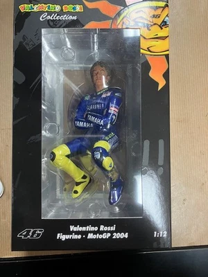 Valentino Rossi YZF M1 Minichamps 2004 Sitting No Sunglasses 80mmx160mmx100mm - Image 1 of 4