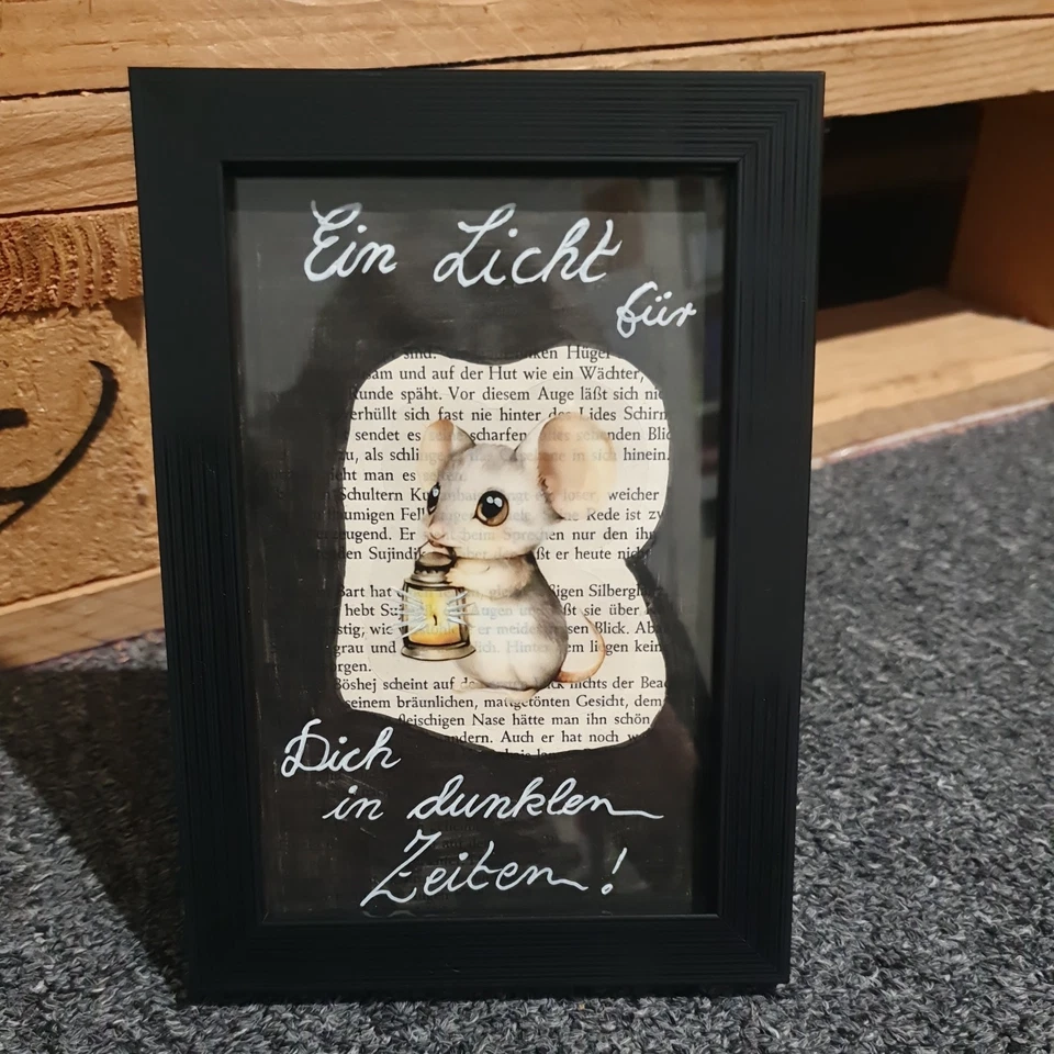 Upcycling Dekobild Buchseiten Bild Maus Spruch  Kunst Unikat Geschenkidee - Bild 1 von 3