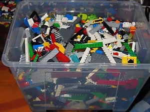 LEGO LOTTO SFUSI 2 KG 2KG PEZZI MISTI VARI LOTTI PULITI E SELEZIONATI - Foto 1 di 1