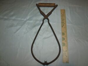 VINTAGE GRIFFIN AND WEBSTER PURE ICE METAL AND WOOD ICE TONGS EAST AURORA NY