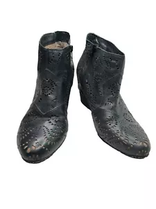 OTBT black laser cut leather womens size 9.5 tan lining vamo ankle wedge booties - Picture 1 of 10