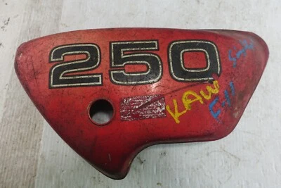 KAWASAKI F11 1973-1975 CUBIERTA LATERAL IZQUIERDA PANEL MATRÍCULA 36007-028-92 Foto 1 de 4