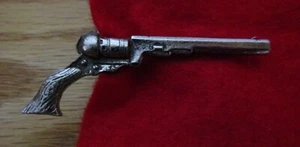 Vintage Tie Bar Clasp Clip OLD STYLE COWBOY REVOLVER PISTOL GUN - Picture 1 of 4