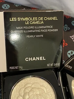CHANEL Power Illuminating Powder Les Symboles - Image 1 of 4