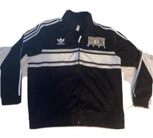 Adidas Brooklyn NETS Giacca Uomo Taglia 2XL Pista Nera NBA Basketball Court Series - Foto 1 di 9