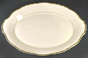 "Placa ovalada de 12 1/8" con borde de oro marfil antiguo Syracuse China Brantley - Imagen 1 de 4