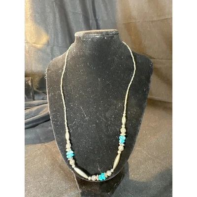 Gargantilla estilo suroeste collar con cuentas de metal tono plata con cuentas turquesa Foto 1 de 3
