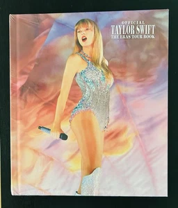 Official Taylor Swift Eras Tour Book - Target Exclusive - SEALED - IN HAND - Foto 1 di 4