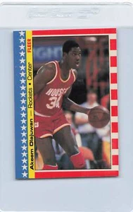 1987/88 Fleer Sticker #3 Akeem Olajuwon Rockets NM *2272 - Bild 1 von 1
