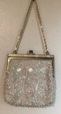 Cartera de Colección Flapper Kiss Lock Iridiscente Blanco Lentejuelas y Cuentas Marco de Metal con Correa Foto 1 de 4