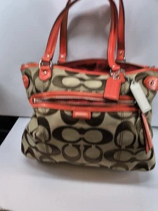 Cartera Emma Coach 24066 Vermillion naranja contorno de margarita usada - Imagen 1 de 9