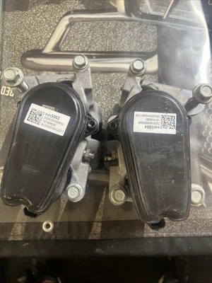 JUEGO DE PINZAS DE FRENO TRASERO IZQUIERDO DERECHO CHEVROLET GMC ESCALADE YUKON TAHOE 2021-2023 Foto 1 de 4