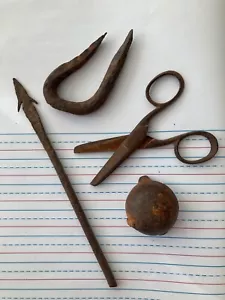 Punta de flecha de metal vintage, tijeras, tazón pequeño, gancho - Imagen 1 de 2