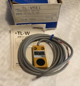 Omron TL-W5E1 Proximity Switch 12 to 24 VDC - Free Shipping - Picture 1 of 3