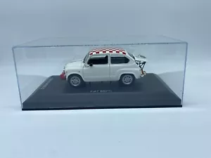 Modelo De Coche Fiat 850TC - Sólido - Escala 1:18 Con Caja Y Base (Die Cast) - Picture 1 of 5