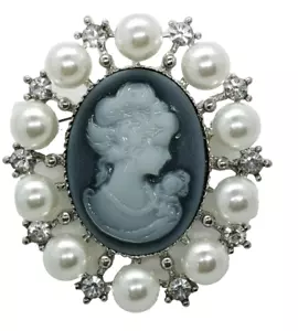 Cameo Pearls and Rhinestones, Silver Coated Brass Casting Brooch 48x42mm (741G) - Picture 1 of 7