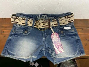 Wallflower Juniors Belted Frayed Denim Shorts in Riley Size:1 (waist 24", hip 34 - Picture 1 of 4