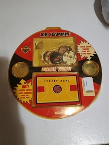 Upper Deck Michael Jordan Chicago Bulls Air Slammin' 1995 Pog Cap Set - Foto 1 di 2