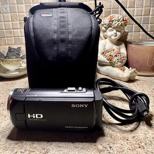 Sony Handycam HDR-CX220 HD Camcorder 8.9MP w/ Case, 16GB SD Card & Cable - Picture 1 of 11
