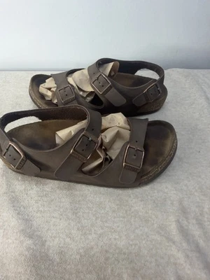 Sandalia Birkenstock Roma Niños Niños EUR Talla 33 EE. UU. 1/1,5 Moca Marrón Hebilla Foto 1 de 4