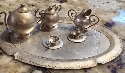 Juego de té plateado miniatura 33/8" casa de muñecas 12 - accesorios bandeja olla taza cuchara superior Foto 1 de 4