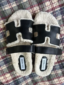 NEW Steve Madden MAYVEN Black Leather Ivory Sherpa Faux Fur Slides Sandals Sz 9 - Picture 1 of 9