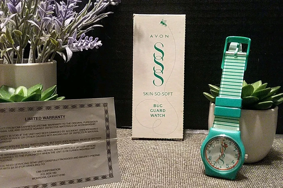 Reloj Avon Skin-So-Soft Bug Guard 1997 de colección NUEVO STOCK ANTIGUO☆ARTÍCULO DE COLECCIONISTA RARO☆ Foto 1 de 4