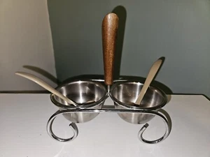 Vintage MCM Gewürz Servierer Caddy Holzgriff Edelstahl 2 Schüssel mit Löffeln - Bild 1 von 5