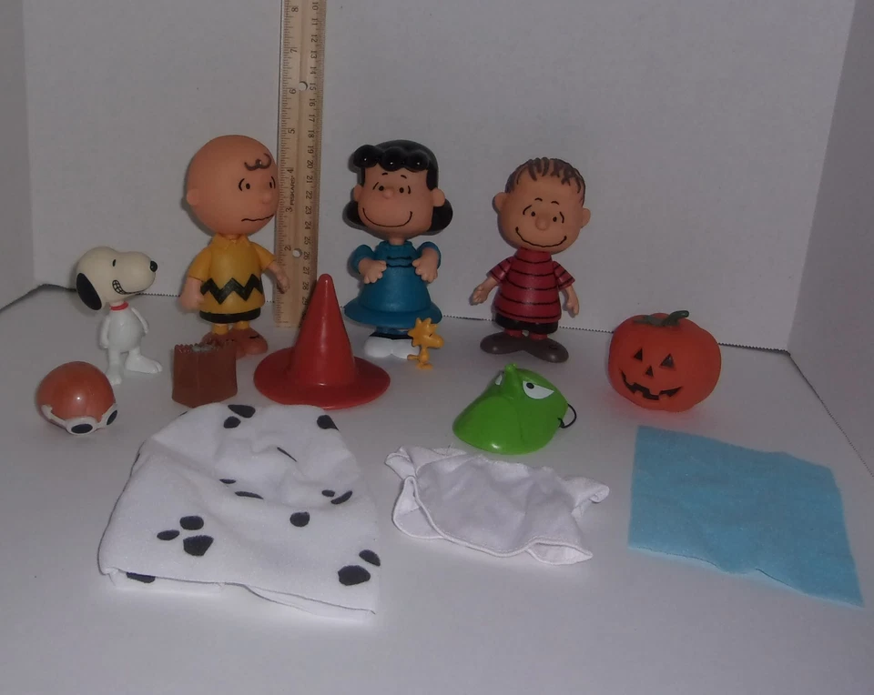 Lote de figuras de acción Peanuts Charlie Brown Lucy Linus 2002 A1 Foto 1 de 1