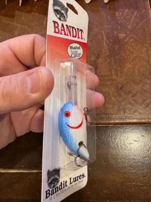 Pre-Pradco Bandit 300 - Lg. Red Pack w/ Triple Grip - Pearl Blue Back Color 383