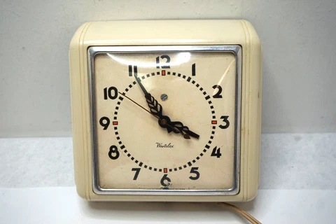 VINTAGE KITCHEN WALL CLOCK OFF WHITE BAKELITE ART DECO WESTCLOX ELECTRIC WORKS Cover