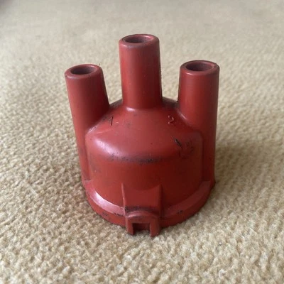 VINTAGE UNKNOWN MOTORCYCLE DISTRIBUTOR CAP POSSIBLY BOSCH? - Image 1 of 4