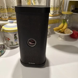 Brookstone Grande Blu Altoparlante per Feste Bluetooth da Interno Esterno - Nero - Foto 1 di 6