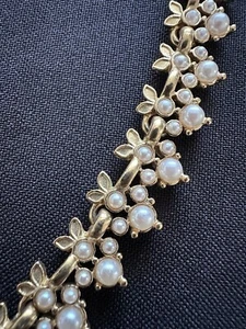 Past Times Vintage Style Gold Plated Faux Pearl Statement Necklace - Picture 1 of 8