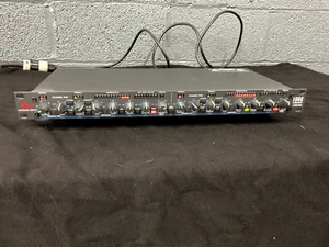 Rack Mount DBX 1066 Stereo Compressor Limiter Gate (1 of 2) - Picture 1 of 3