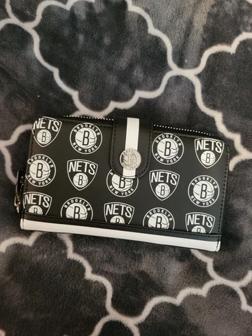 NBA Brooklyn Nets Logo Zip Around Wallet Cover