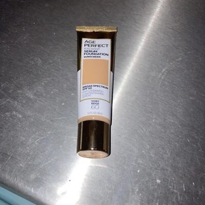 Base de suero radiante L'Oreal Age Perfect FPS 50 1 oz marfil beige 60 - Imagen 1 de 6
