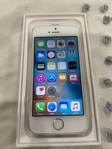 Apple iPhone 5s - 16GB - White & Silver iOS 9.3.1 MF353X/A - Picture 1 of 3