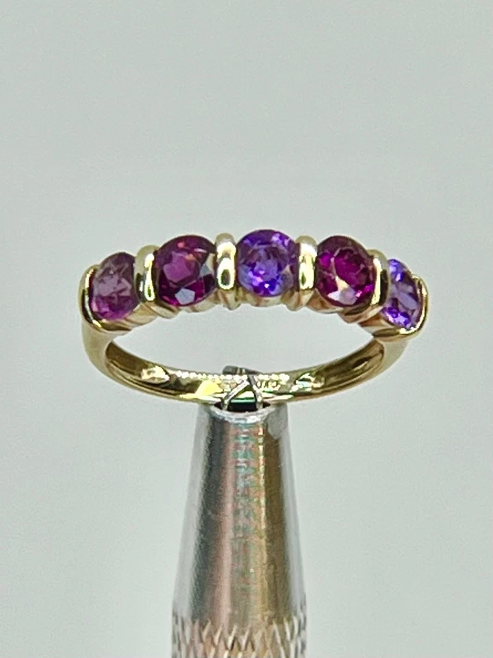 ПОТРЯСАЮЩЕЕ КОЛЬЦО ИЗ ЗОЛОТА 9 КАРАТ С АМЕТИСТОМ И САПФИРОМ ПОЛОВИНА ВЕЧНОСТИ РАЗМЕР K - Изображение 1 из 4