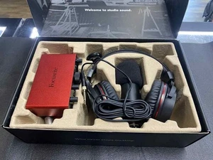 Focusrite Scarlett Solo Studio (4th Gen) USB Audio Interface Bundle PPSDM349631 - Picture 1 of 12