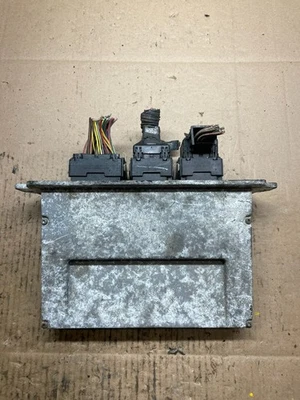 Módulo de control del motor Ford E150 E250 2006 5,4 L 6C2A-12A650-AC R4139 DG Foto 1 de 4